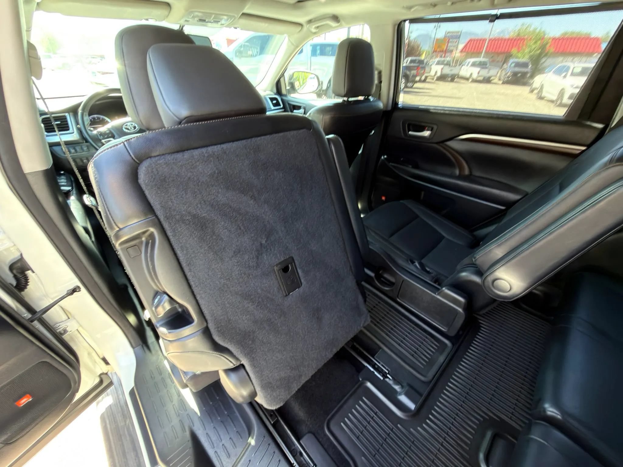 Used 2015 Toyota Highlander Limited AWD/4WD image 22