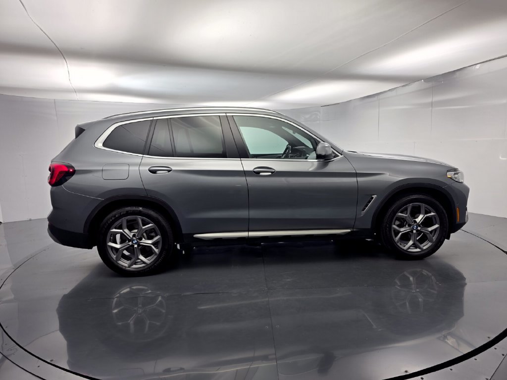 Used 2024 BMW X3 sDrive30i w/ Convenience Package RWD image 3