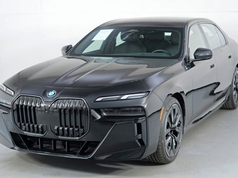 Used 2024 BMW i7 eDrive50 w/ M Sport Package image 57