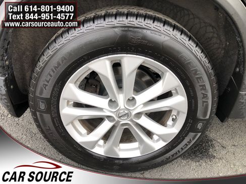 Used 2015 Nissan Rogue SV image 26