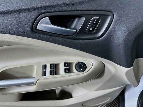 Used 2018 Ford Escape SE image 15