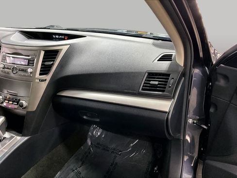 Used 2011 Subaru Legacy 2.5i Premium w/ All-Weather Pkg AWD/4WD image 17