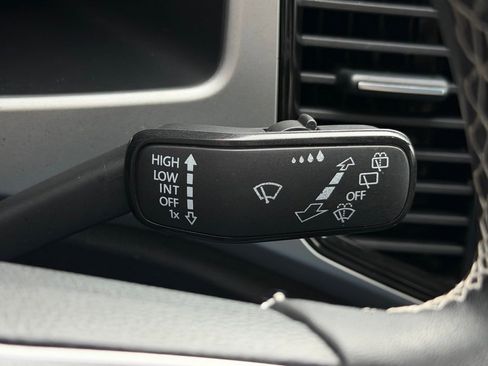 Used 2022 Volkswagen Atlas Cross Sport SE image 20