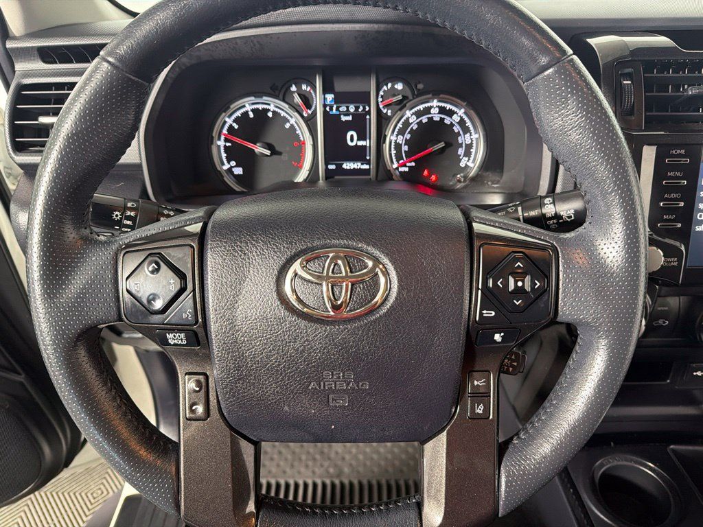 Used 2022 Toyota 4Runner TRD Off-Road Premium AWD/4WD image 14