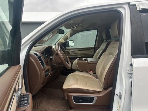 Used 2019 RAM 1500 Laramie AWD/4WD image 12