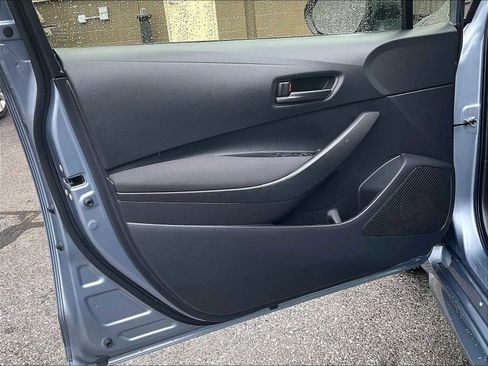Used 2023 Toyota Corolla LE image 9