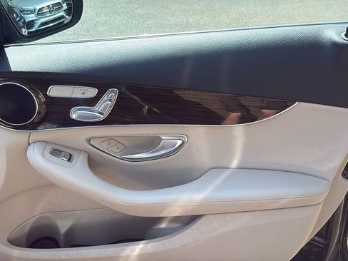 Used 2018 Mercedes-Benz C 300 4MATIC Sedan image 14