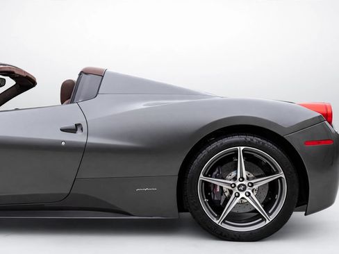 Used 2013 Ferrari 458 Spider RWD image 27