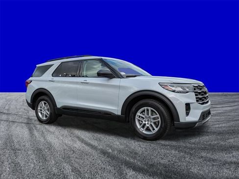 Certified 2026 Ford Explorer Active w/ Active Comfort Package RWD image 2