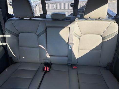 New 2026 Chevrolet Colorado ZR2 w/ Technology Package image 36