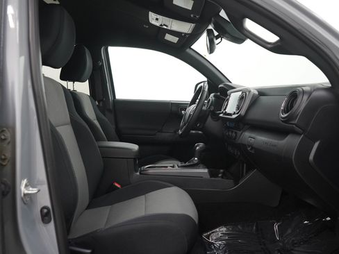 Used 2021 Toyota Tacoma TRD Sport AWD/4WD image 13