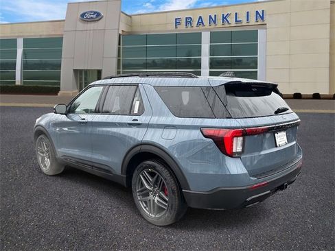 New 2026 Ford Explorer ST-Line w/ ST-Line Street Pack image 5