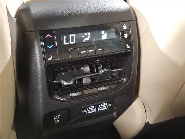 Used 2023 Jeep Grand Cherokee L Limited AWD/4WD image 17