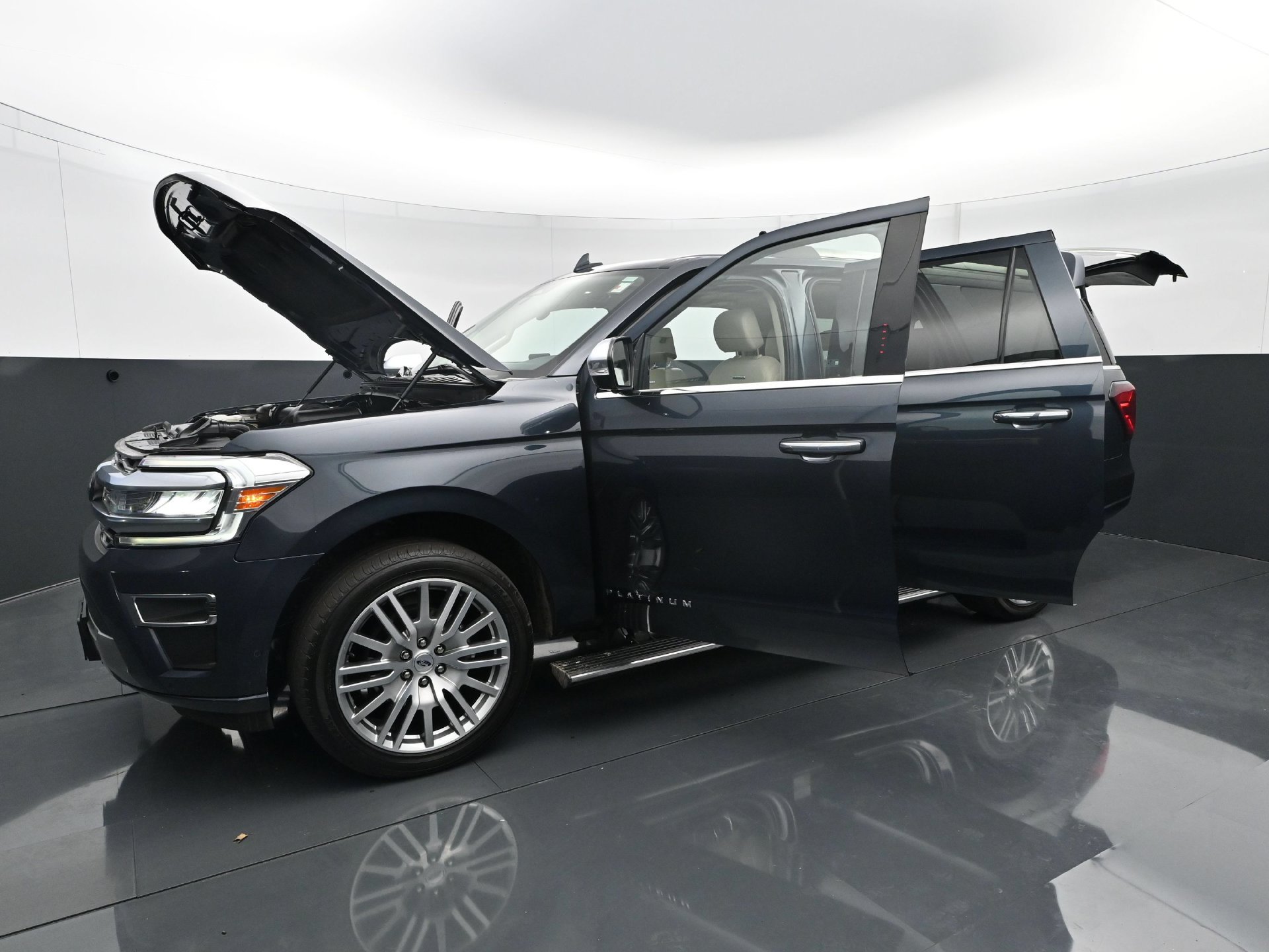 Used 2024 Ford Expedition Max Platinum AWD/4WD image 33