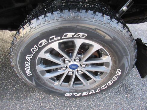 Used 2018 Ford F150 XLT w/ Equipment Group 301A Mid image 12