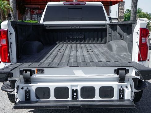 Used 2024 Chevrolet Silverado 3500 High Country w/ High Country Premium Package AWD/4WD image 8