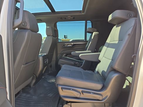 Used 2025 Chevrolet Suburban RST w/ RST Capability Package AWD/4WD image 13