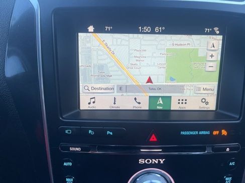 Used 2018 Ford Explorer Limited w/ Equipment Group 301A image 9