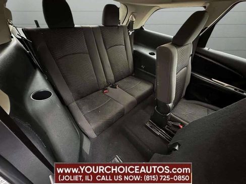 Used 2018 Dodge Journey SE w/ Blacktop Package image 16