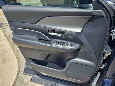 Used 2024 Toyota Grand Highlander AWD image 29