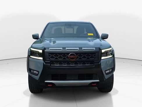 Used 2025 Nissan Frontier Pro-X RWD image 11