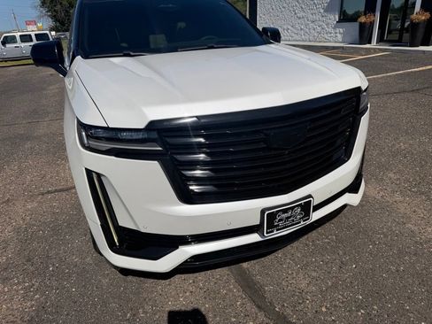Used 2021 Cadillac Escalade Premium Luxury Platinum AWD/4WD image 13