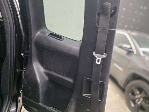 Used 2018 Toyota Tacoma SR5 image 17