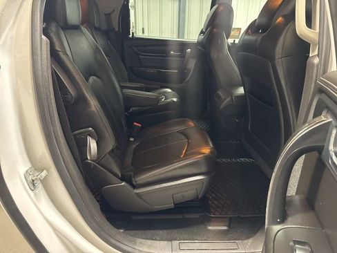 Used 2017 GMC Acadia Limited SLT image 29