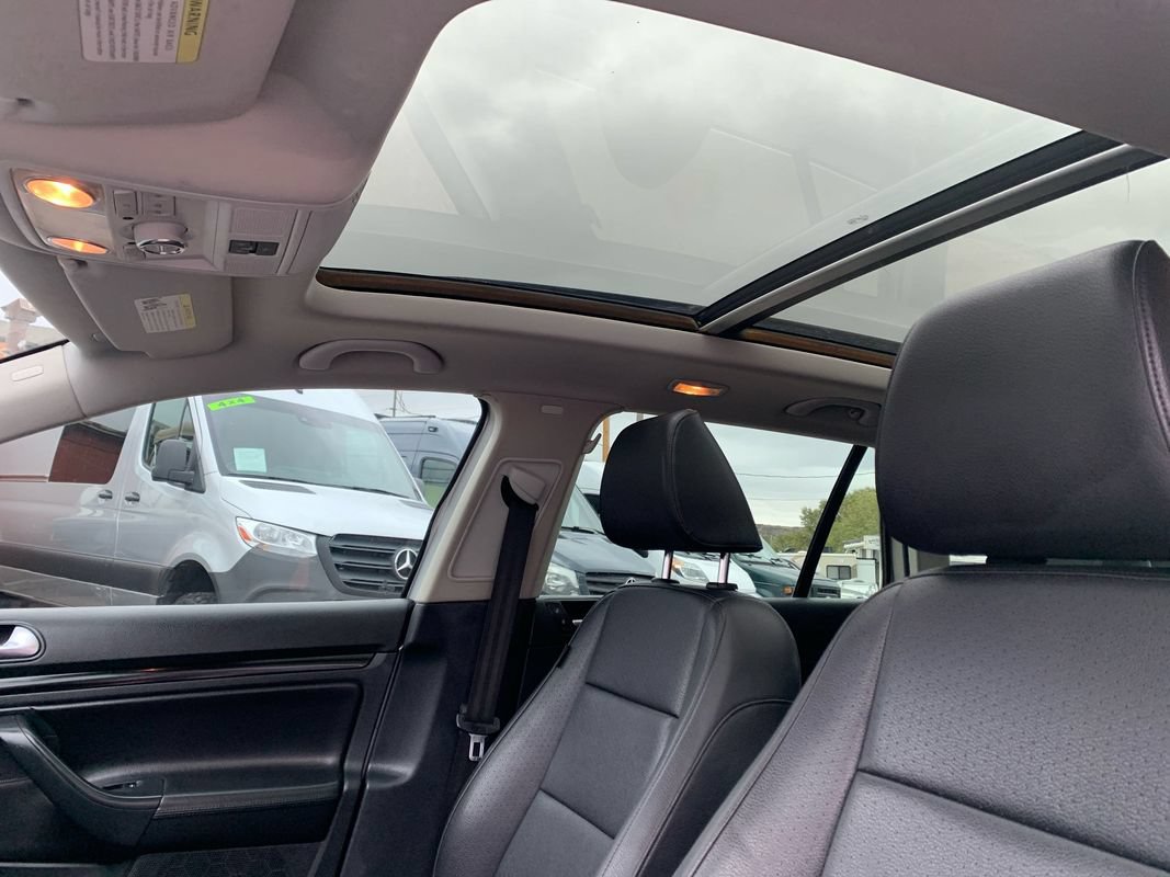 Used 2011 Volkswagen Jetta TDI FWD image 12