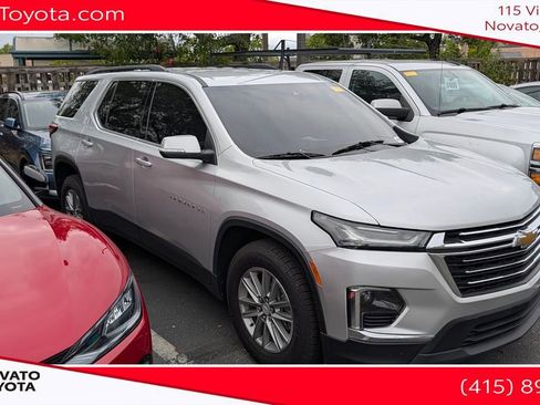 Used 2022 Chevrolet Traverse LT AWD/4WD image 1