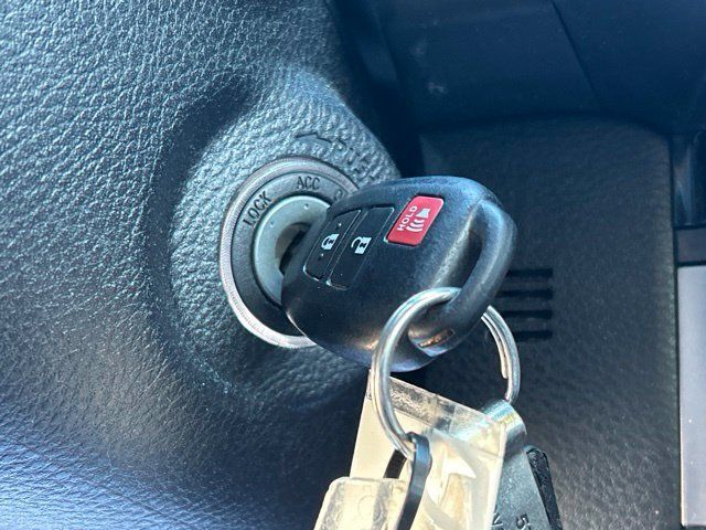 Used 2016 Toyota Tacoma SR w/ SR Convenience Package AWD/4WD image 43
