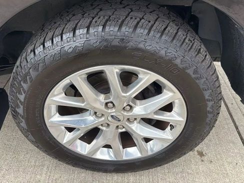 Used 2017 Ford Expedition Limited AWD/4WD image 9