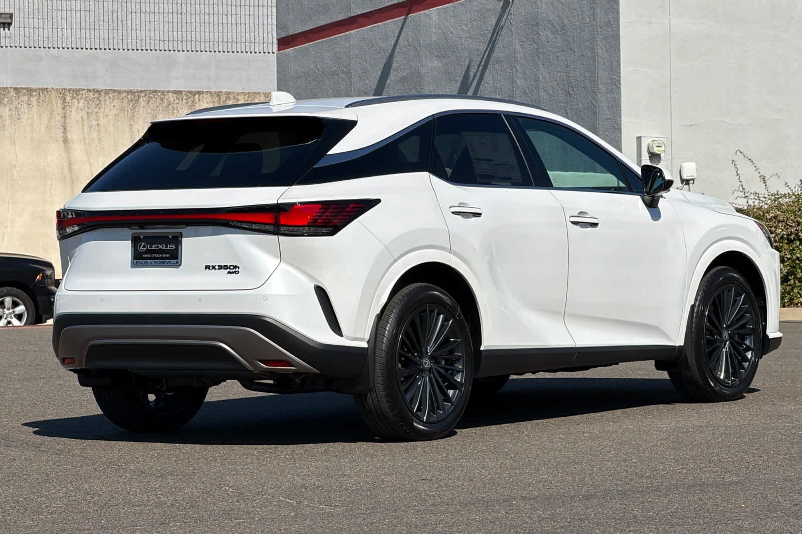 New 2026 Lexus RX 350h AWD/4WD image 2