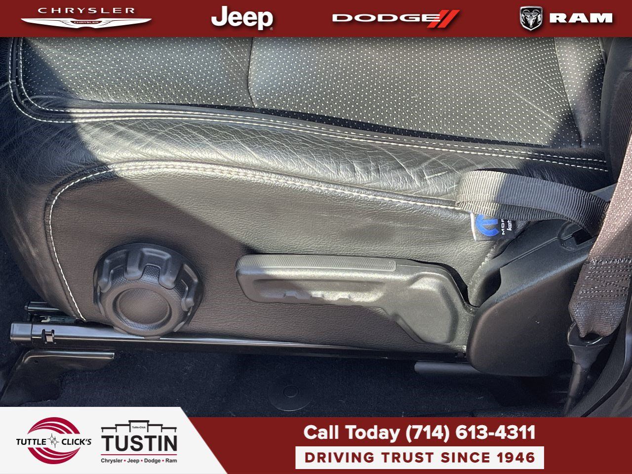 Used 2020 Jeep Wrangler Unlimited Sahara AWD/4WD image 24