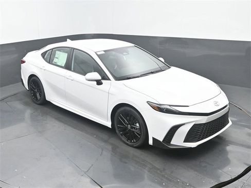 New 2026 Toyota Camry SE image 27