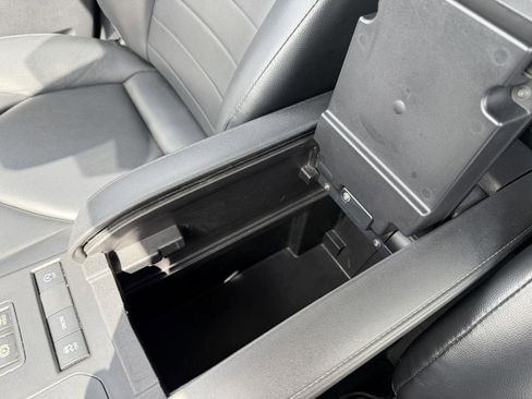 Used 2021 Toyota Highlander XLE image 14