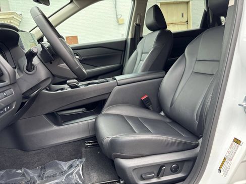 Used 2026 Nissan Rogue SL AWD/4WD image 25