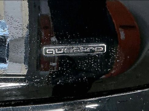 Used 2022 Audi Q5 e Premium Plus w/ Premium Plus Package image 11