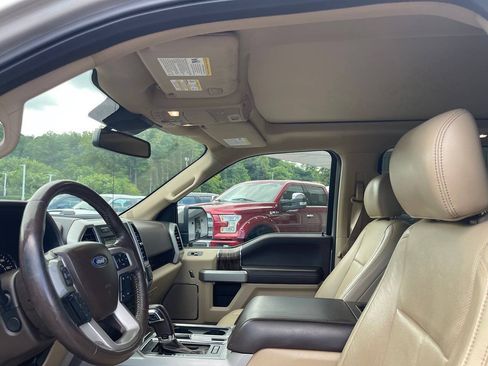 Used 2018 Ford F150 Lariat w/ Equipment Group 502A Luxury AWD/4WD image 19