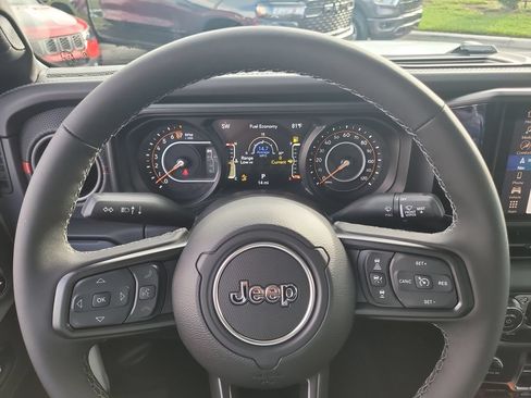 New 2026 Jeep Gladiator Rubicon AWD/4WD image 30