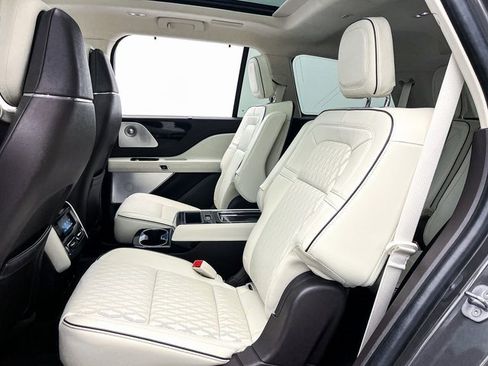 Used 2023 Lincoln Aviator Black Label w/ Dynamic Handling Package image 45