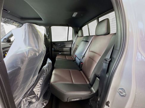 Used 2025 Honda Ridgeline Black Edition image 12