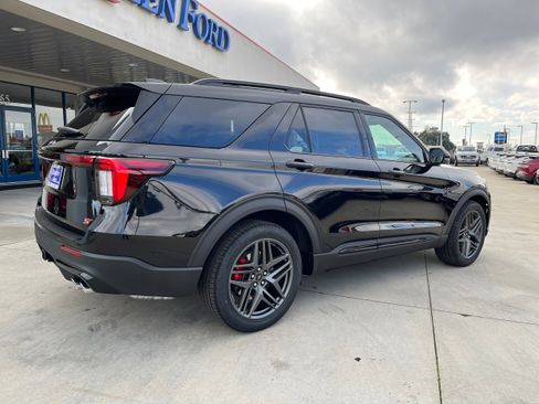 New 2026 Ford Explorer ST w/ Sun And Sound Package AWD/4WD image 4