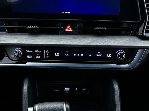 Certified 2025 Kia Sportage X-Line AWD/4WD image 23