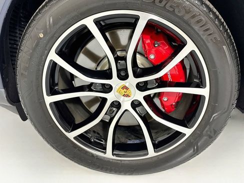 Used 2024 Porsche Cayenne S AWD/4WD image 30