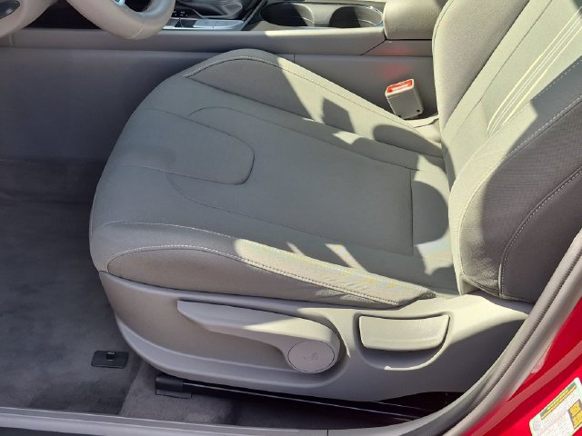 Used 2023 Hyundai Elantra SEL w/ Convenience Package FWD image 14