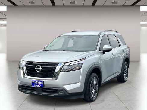 Used 2025 Nissan Pathfinder SV AWD/4WD image 8
