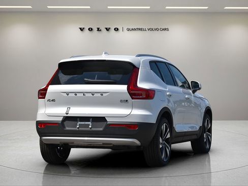 Used 2025 Volvo XC40 B5 Ultra w/ Protection Package Premier image 5
