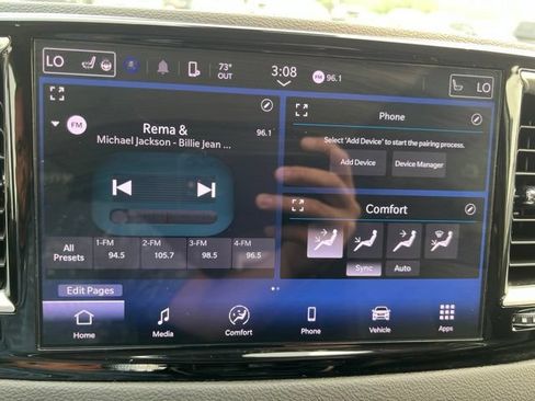 Certified 2024 Chrysler Pacifica Touring-L FWD image 26
