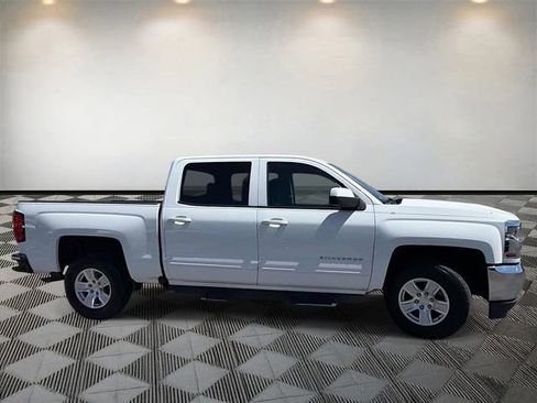 Used 2018 Chevrolet Silverado 1500 LT w/ LT Eassist Package RWD image 4